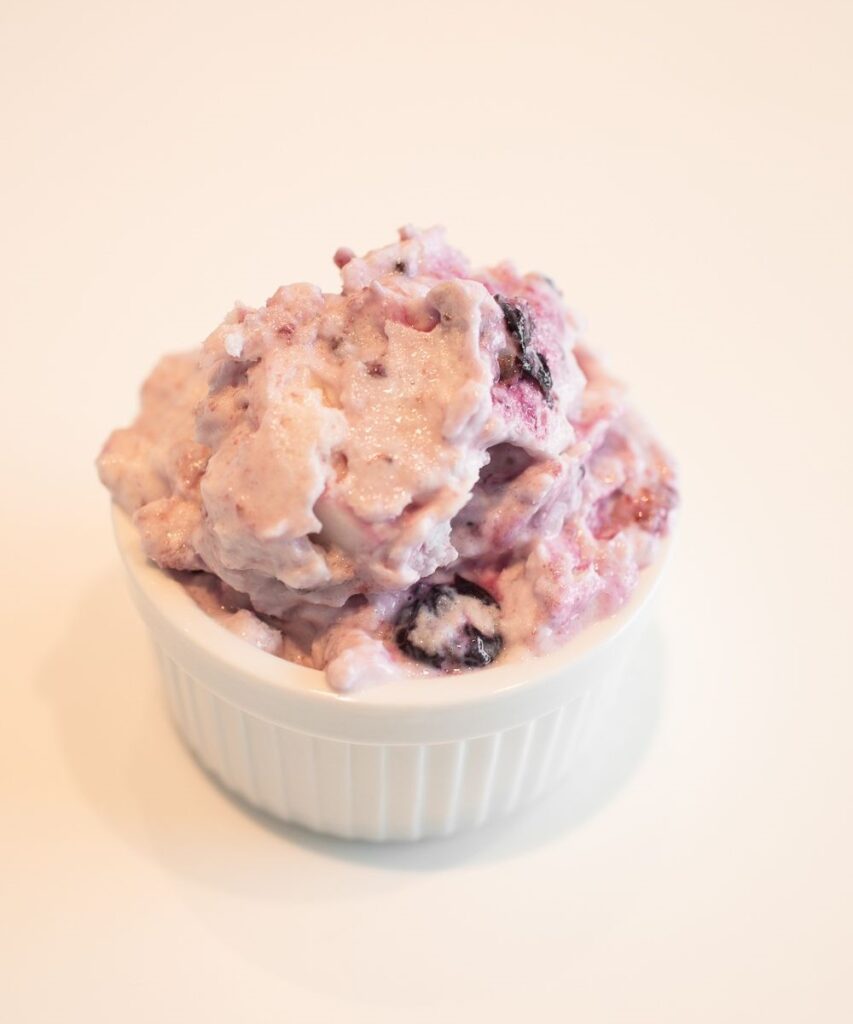 helado casero de frutos rojos