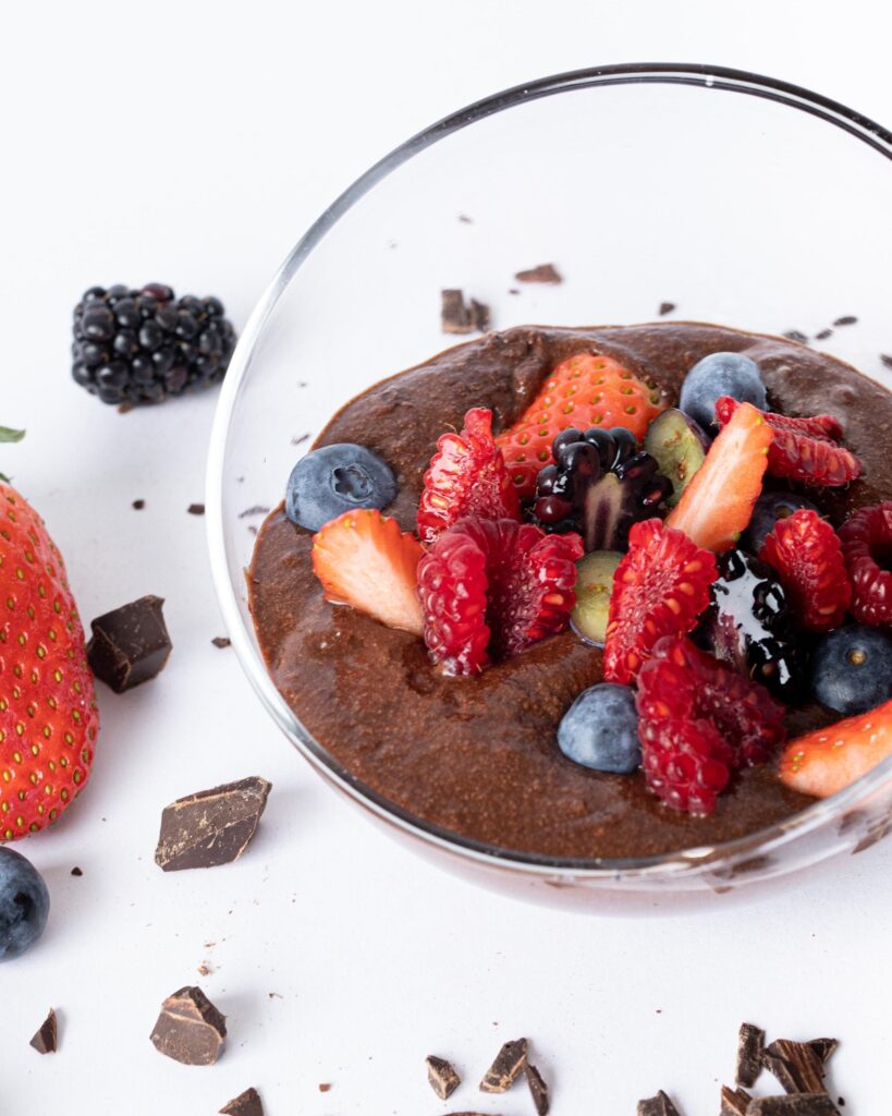 mousse de chocolate con frutos rojos