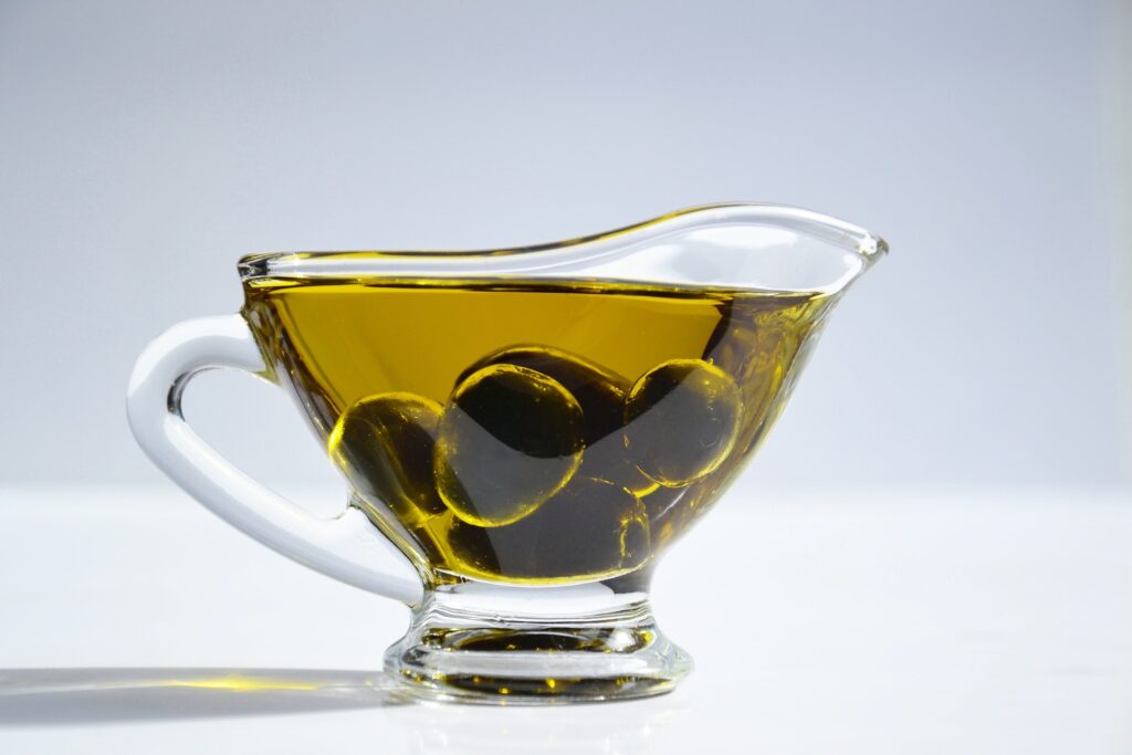 El aceite de oliva tiene grandes propiedades y beneficios para la salud.